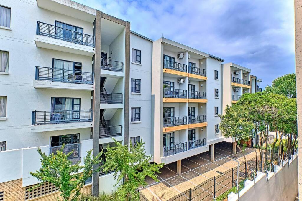 2 Bedroom Furnished Luxury Apartment With Inverter Johannesburg Exterior photo